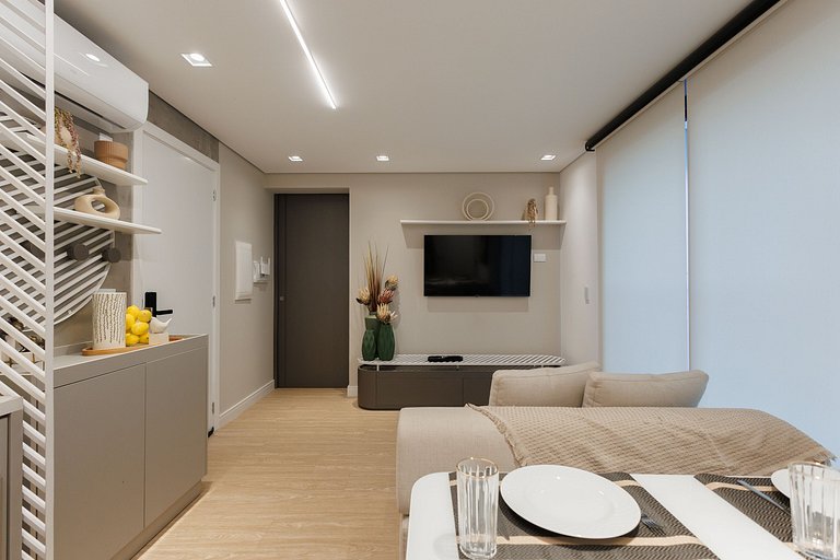 Apt alto padrão - 2 Quartos · Piscina · Garagem