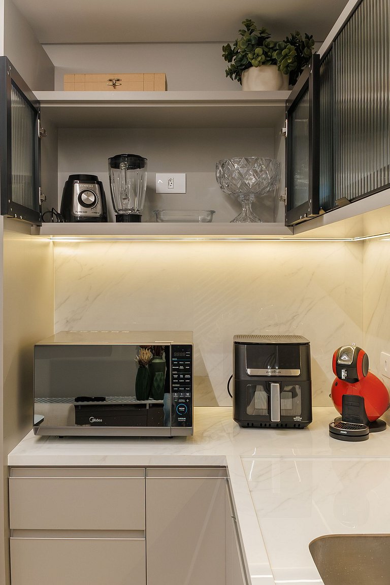 Apt alto padrão - 2 Quartos · Piscina · Garagem